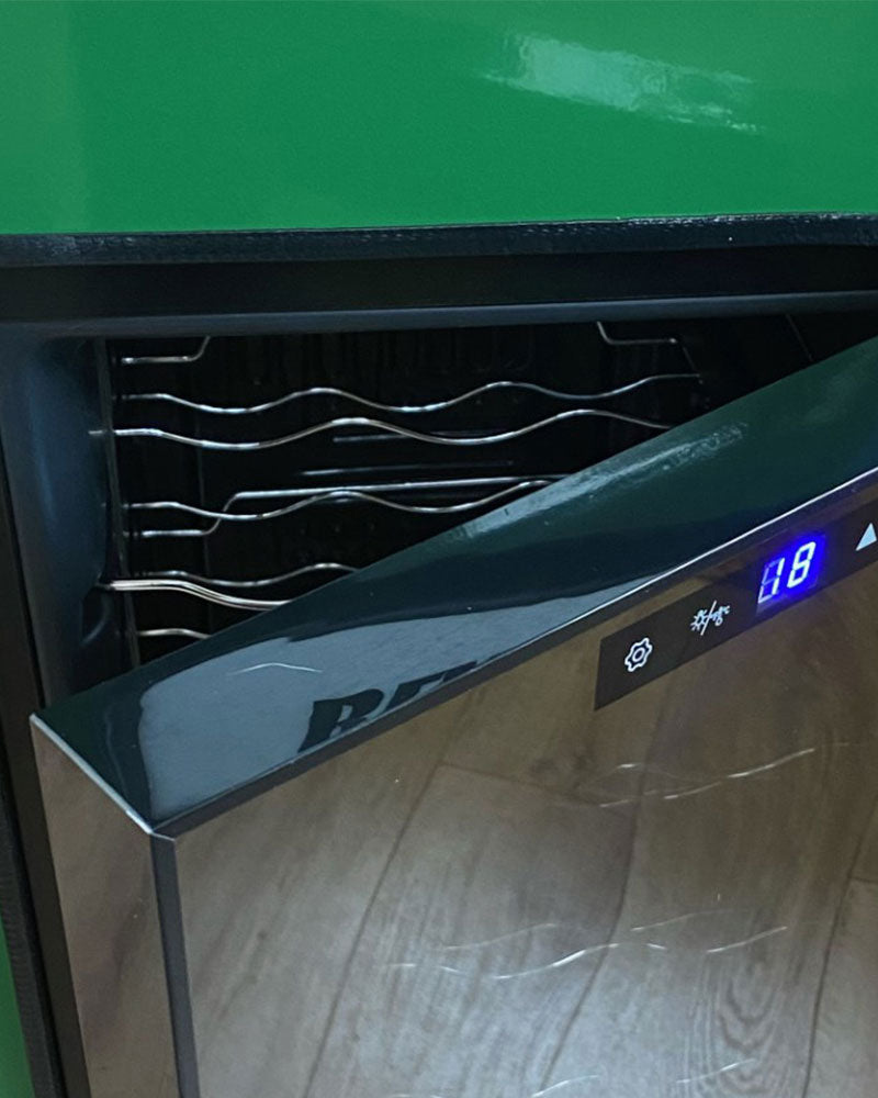 Reproduction Pump with Fridge-Arts & Entertainment > Hobbies & Creative Arts > Collectibles > Vintage Advertisements-Retro Petrol Pumps