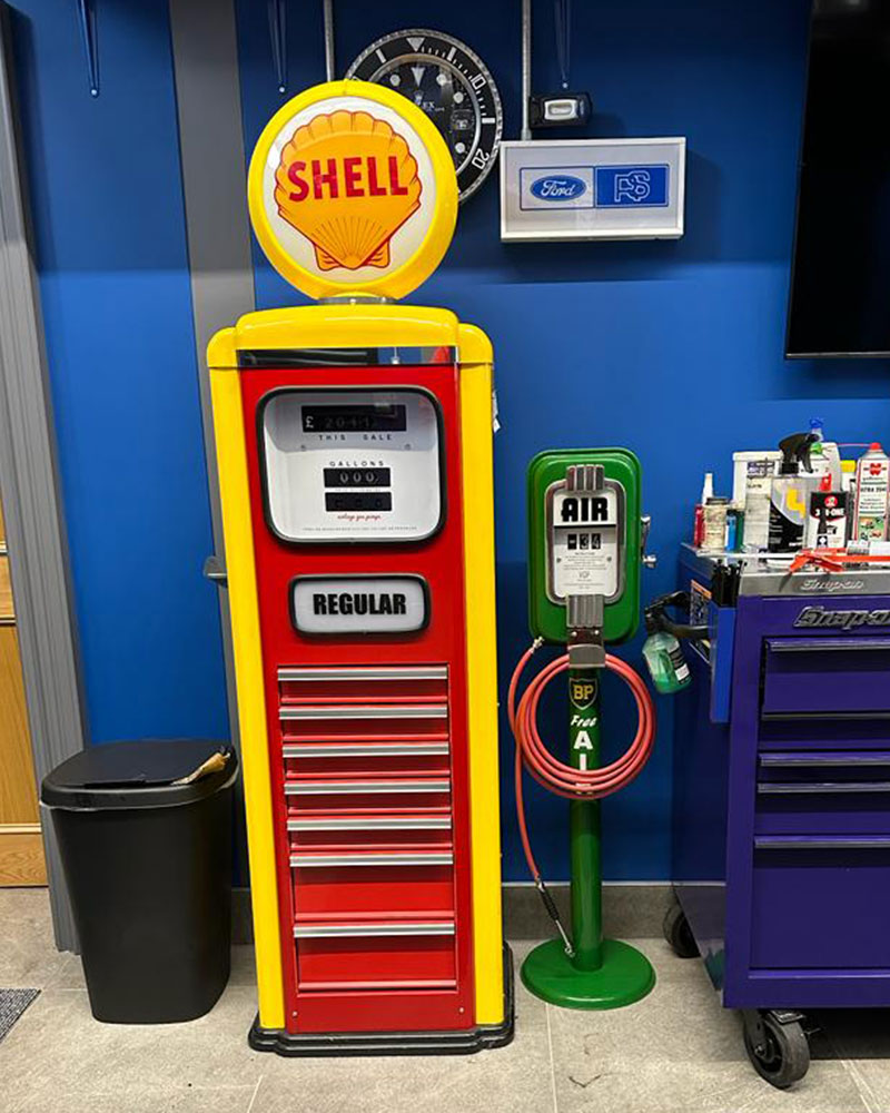 Reproduction Pump with Toolbox-Arts & Entertainment > Hobbies & Creative Arts > Collectibles > Vintage Advertisements-Retro Petrol Pumps